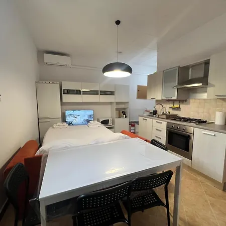 Kibilu - Via Imbonati Apartman *